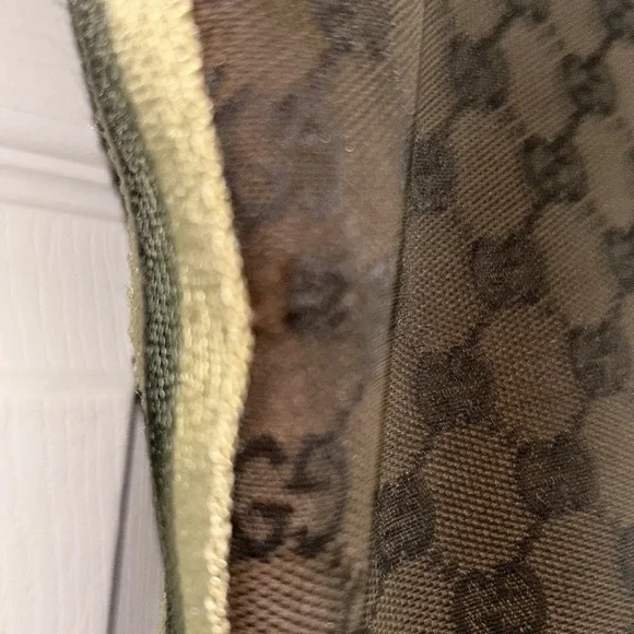 VERY WORN Gucci tote